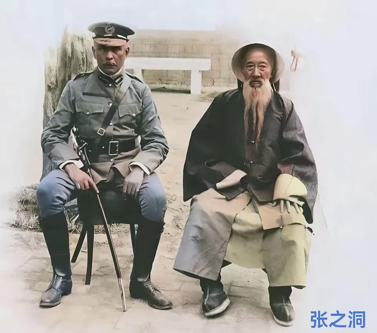 别以为张之洞只是个捧着书的老学究，他怼起人来，连袁世凯都得吃瘪。当年袁世凯风光无