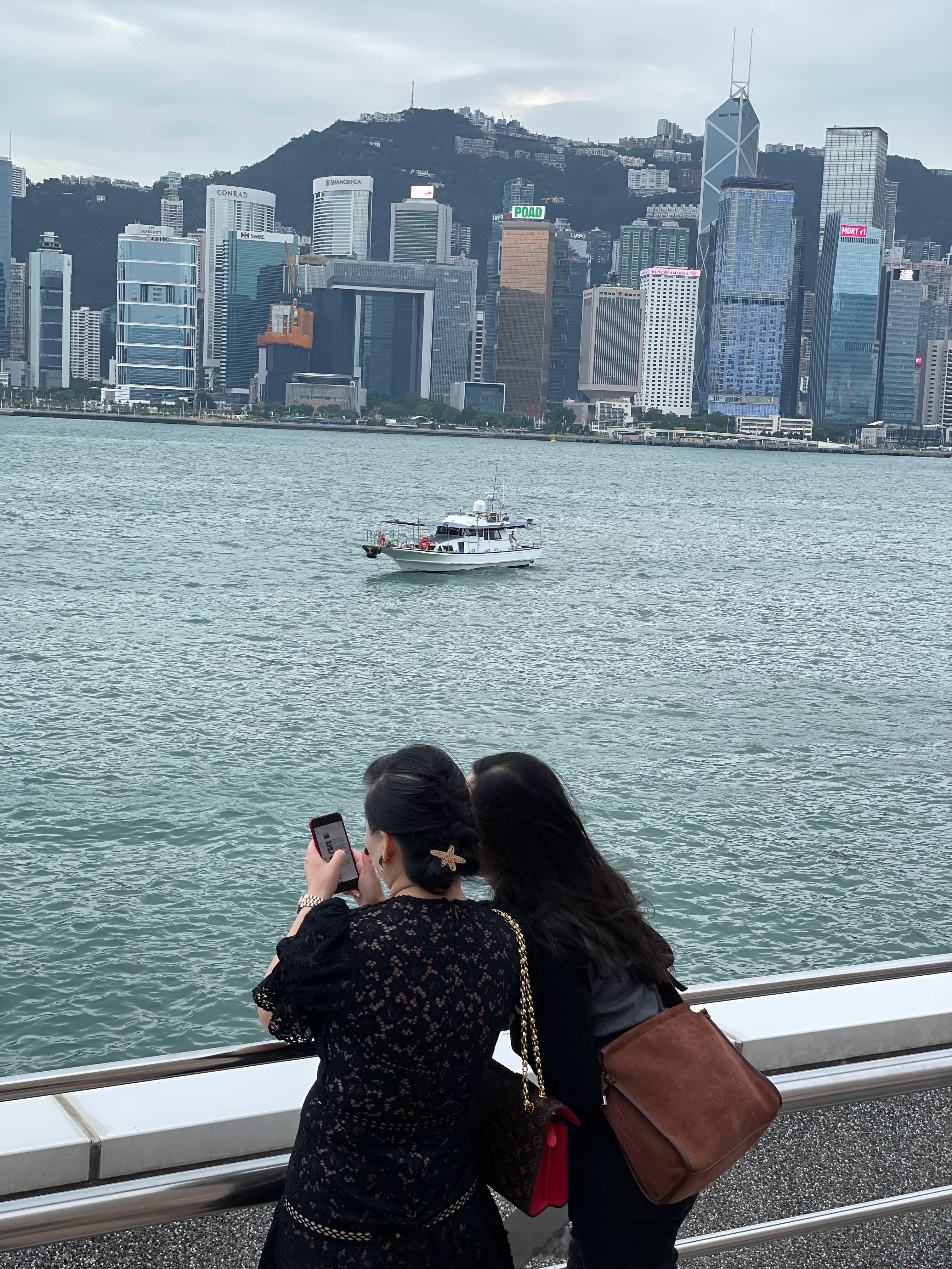 香港的有钱人也还在用home键iPhone！ 