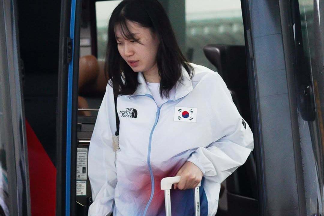 韩国女排开启了自己的亚运之旅，她们出发前喊出了夺取奖牌的目标。韩国队要想在亚运会