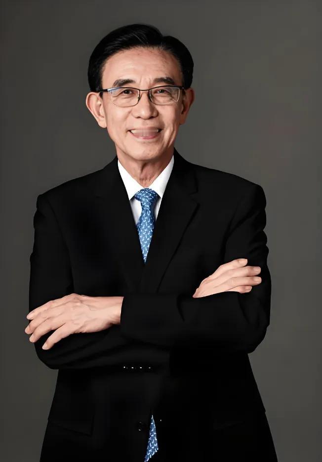 1月11日，媒体报道，81岁“刻蚀机之父”尹志尧放弃美国国籍恢复了中国国籍，拟套