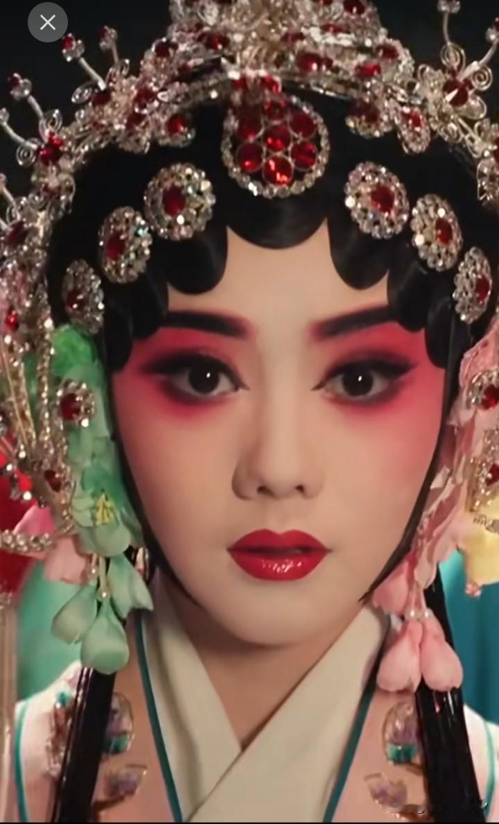 《忆秦娥》主题曲演唱者最佳人选我认为第一是谭维维，第二是萨顶顶，第三才是王菲。