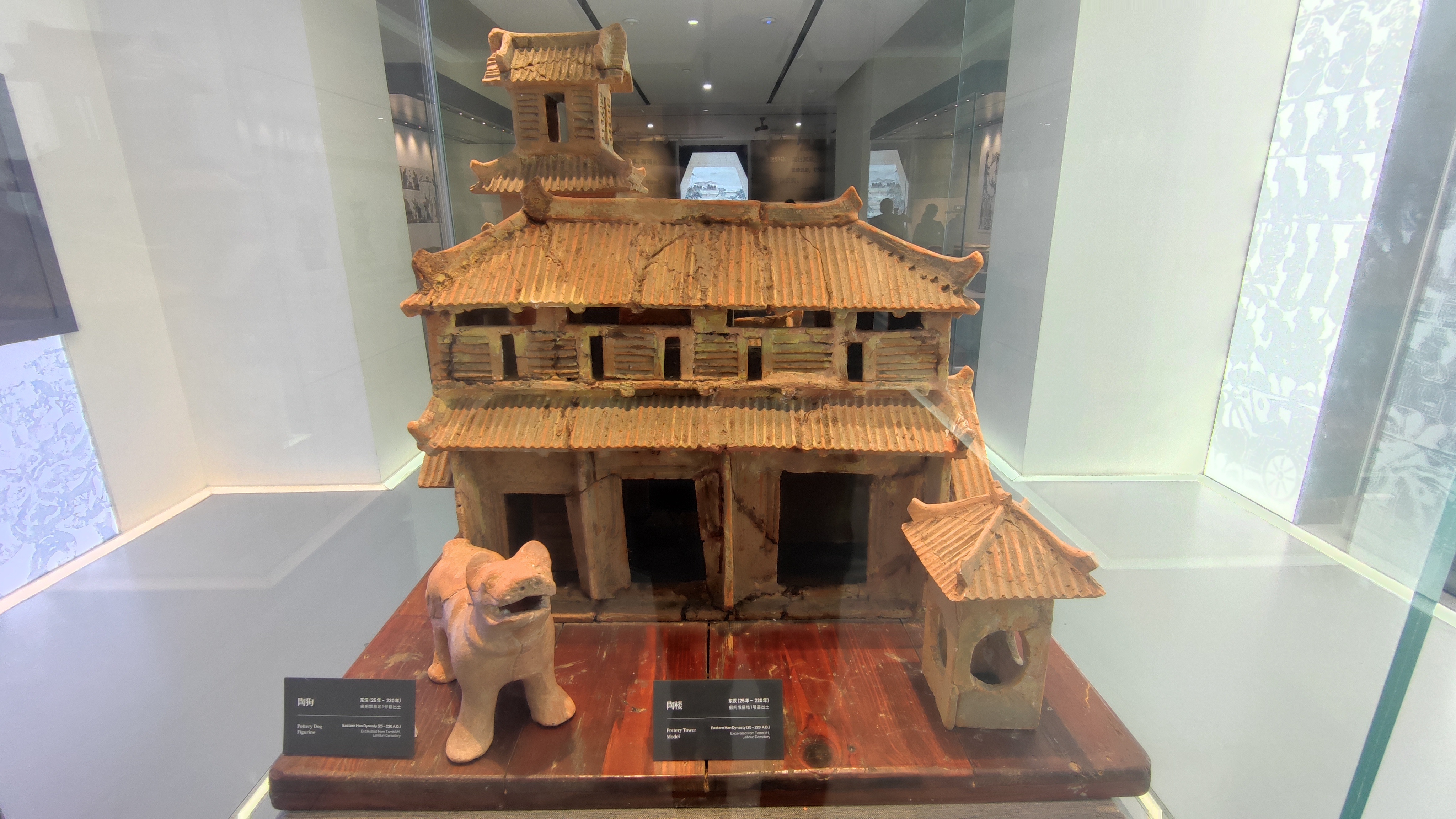 我的2025博物馆之旅 湖北云梦县的另一件镇馆之宝，东汉陶楼，是国家一级文物，被