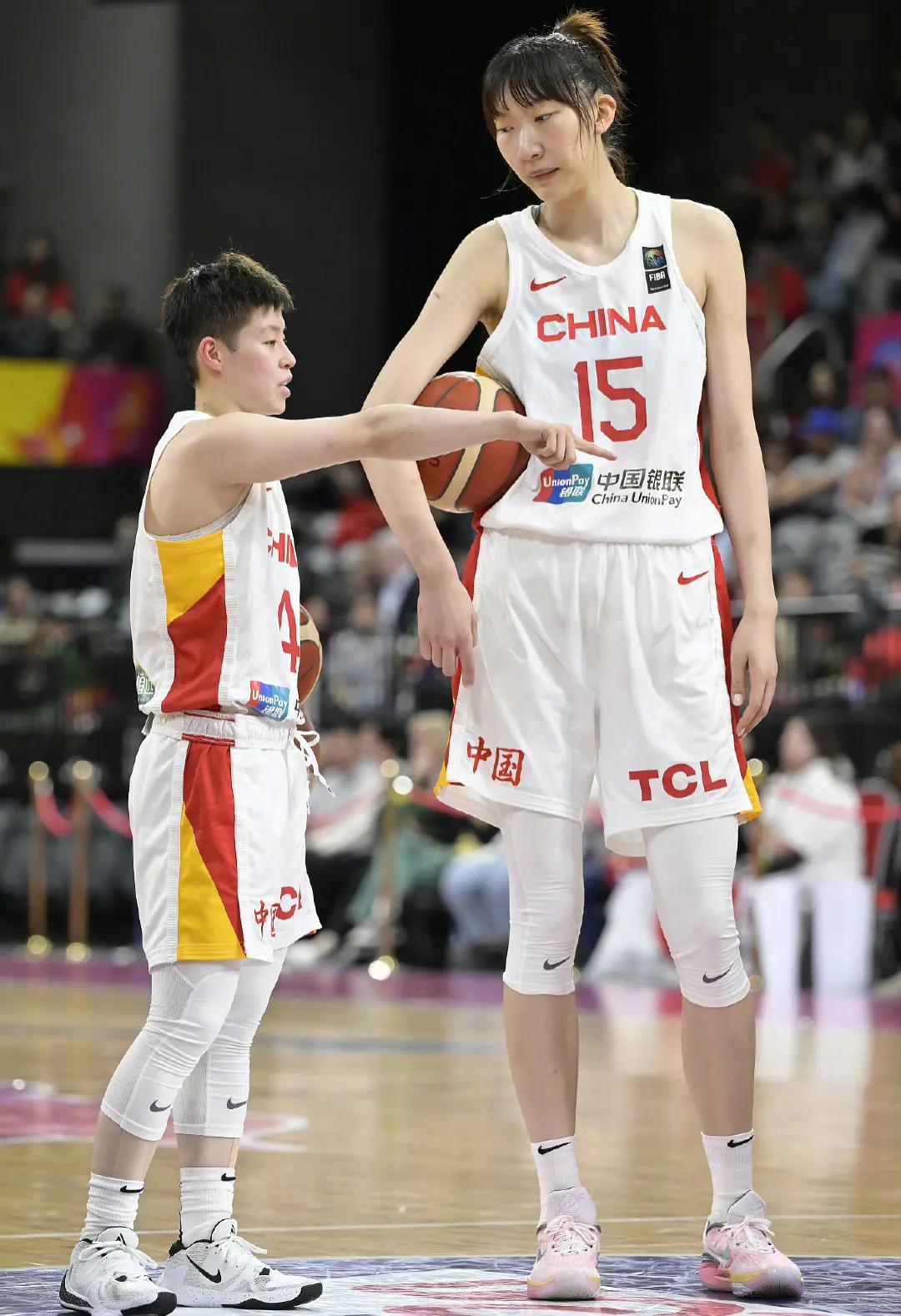 中国女篮再次站上亚洲之巅，终结日本女篮5连冠

虽说中国女篮近几年强势回暖
但是