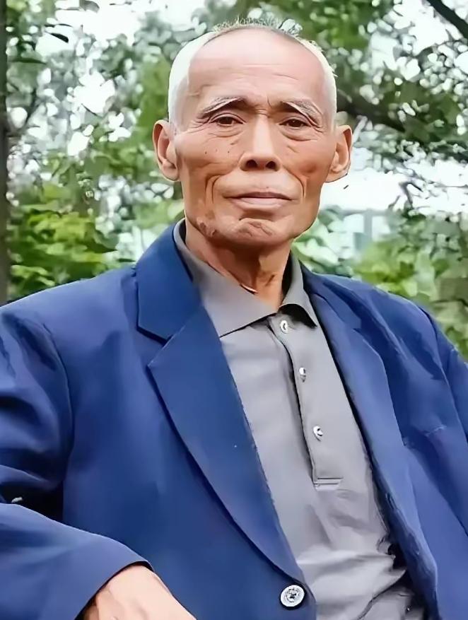 1949年，杀害过小萝卜头的国民党特务杨钦典，偷偷将19名革命志士放出监狱，这一