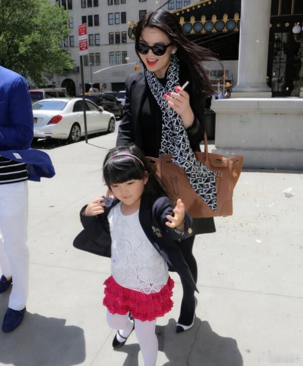 这个时候的李湘好美，反观现在是岁月不饶人还是生活太安逸？ 