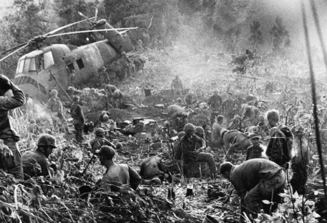 1979年，越南军营中，突然传出张万年被俘的消息，可43军军长不仅不信，反而打电
