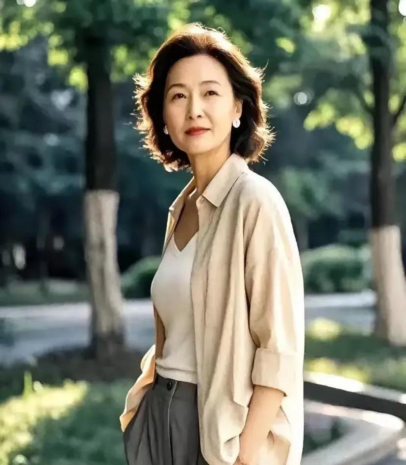 姐妹们！你们知道吗？我最近发现一个惊天秘密，一个关于女人钱袋子、时间和灵魂的惊天