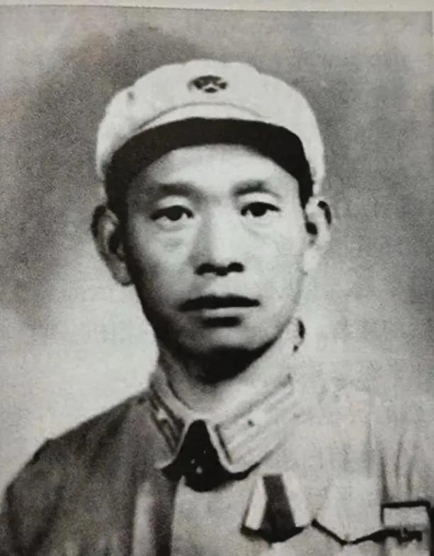 1943年，八路军英雄误杀无辜民女，司令员杨成武陷入两难：枪毙还是戴罪立功？聂荣