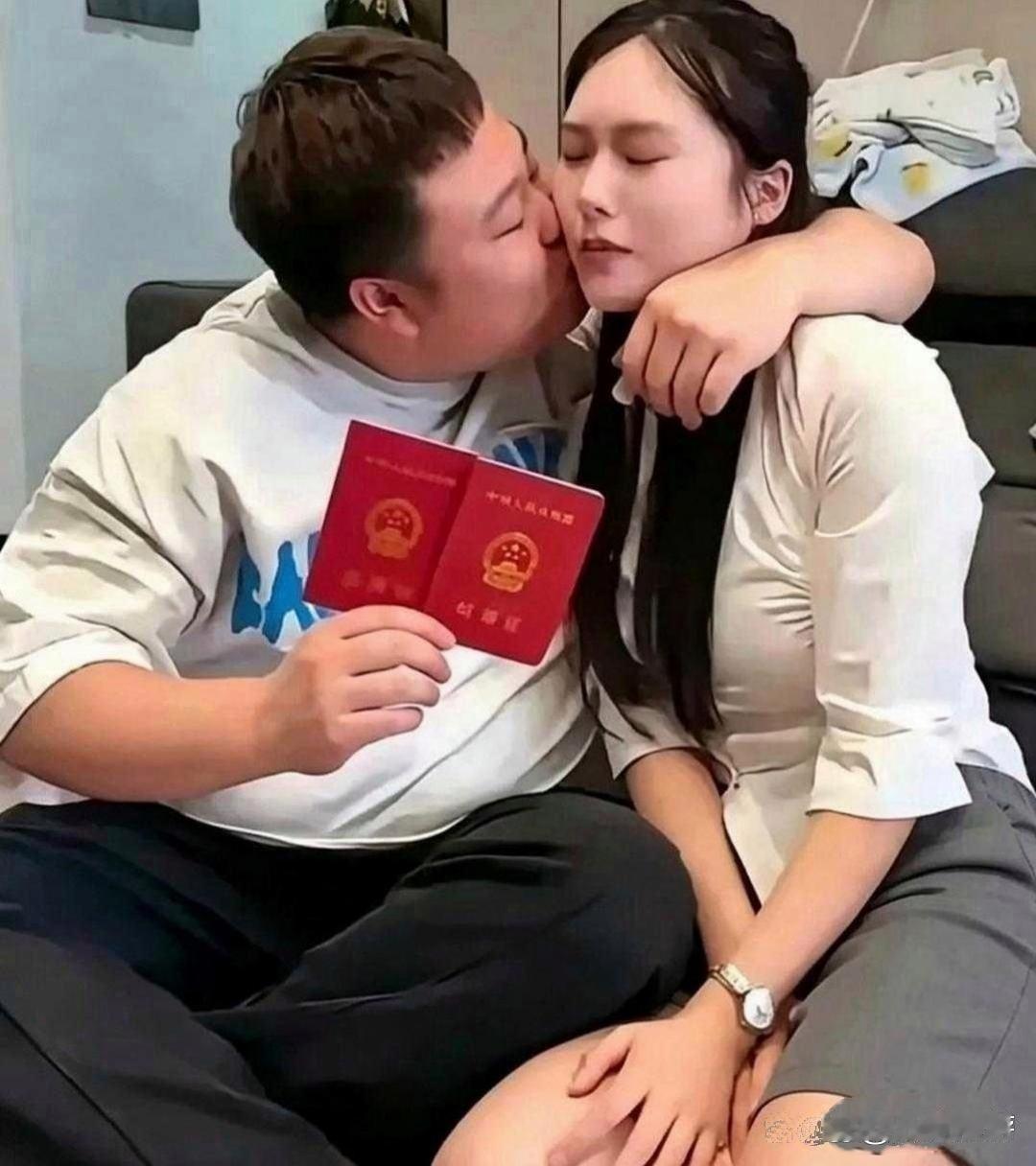 难道这就是结婚的意义吗？可我感觉女方一点都不快乐啊。 ​​​