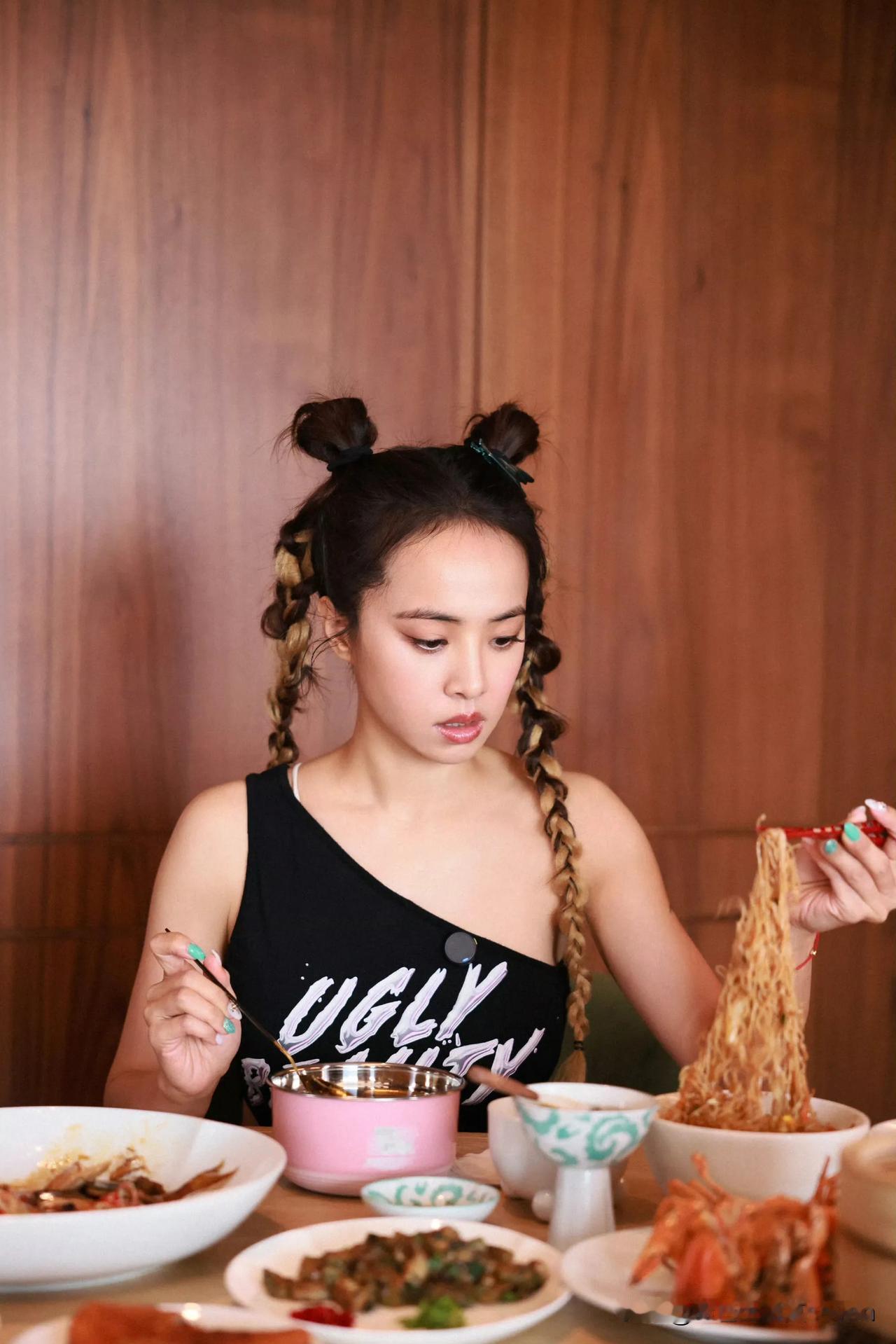 蔡依林这伙食挺丰盛的