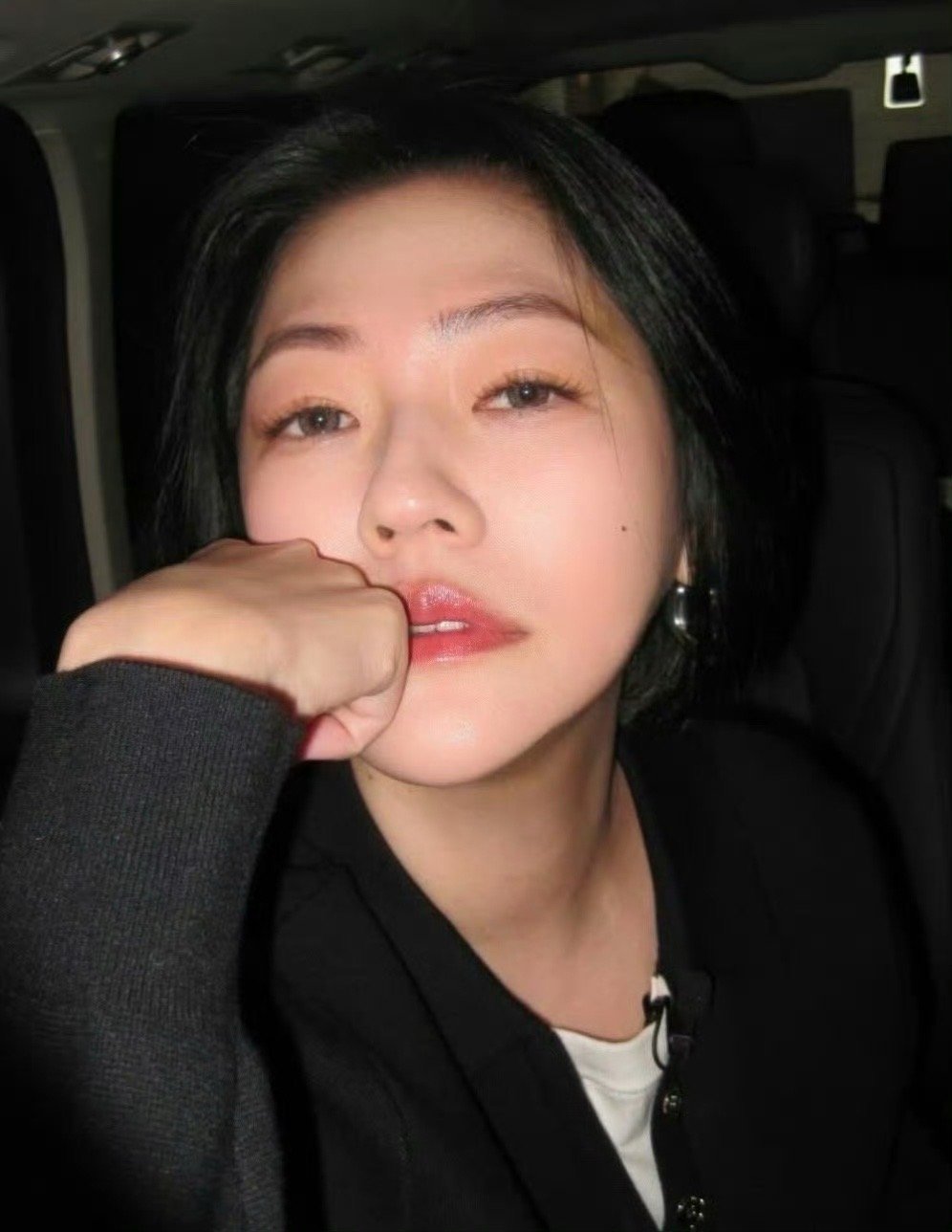 小S久违晒自拍照 小S久违晒出自拍～ 