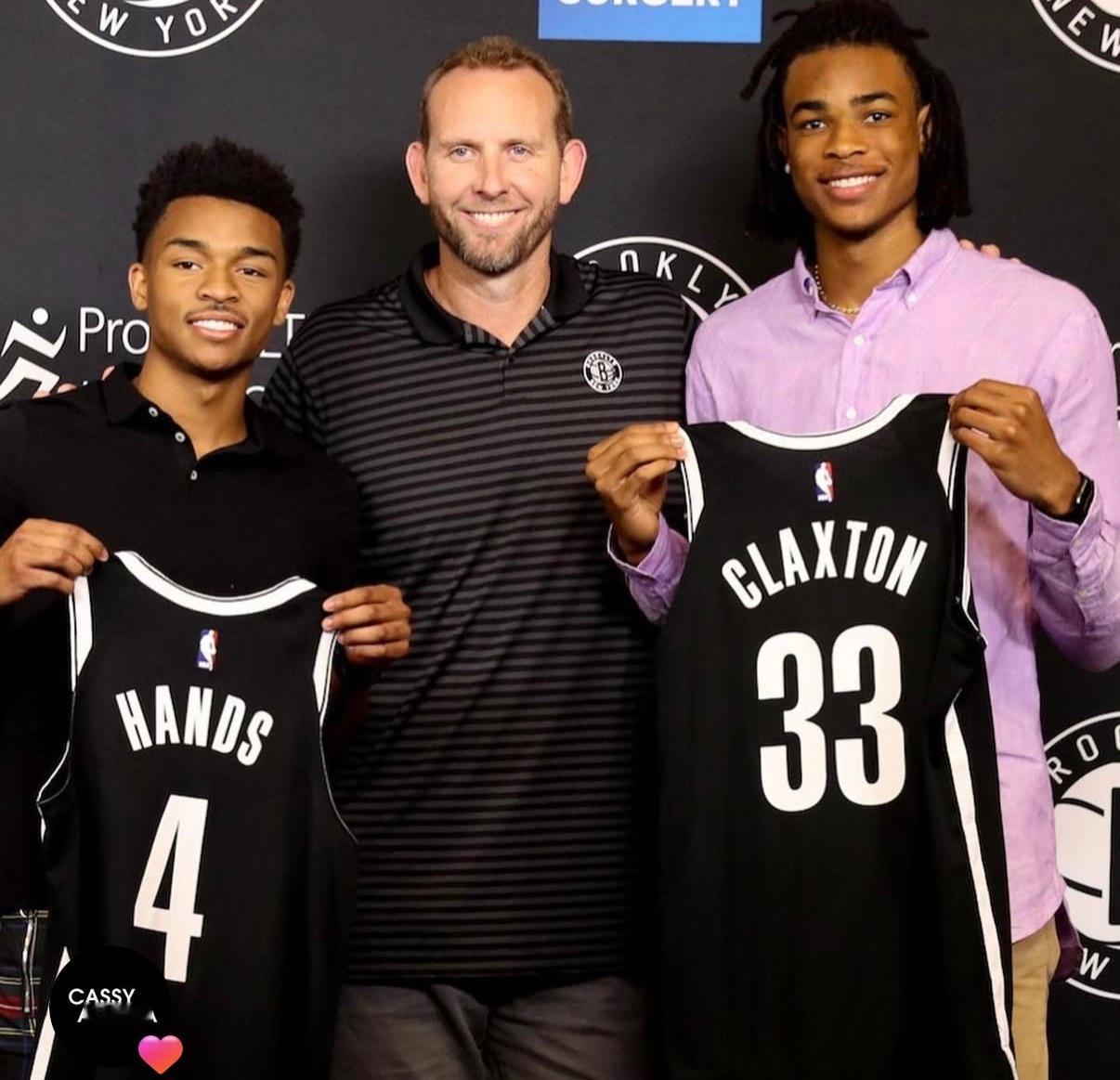 南京小外援首秀这也太猛了…32分6篮板12助攻2断7三分带队大胜深圳，正负值是惊