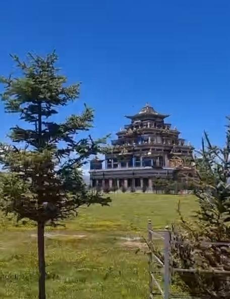 夏日生活打卡季玛曲娘马寺转经筒