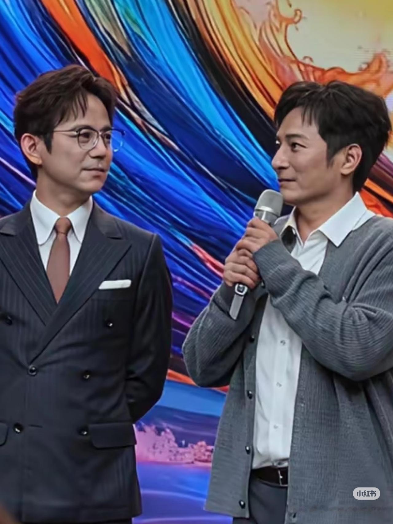 李维嘉回归湖南卫视，
看得出来，
何老师是真的很开心，毕竟两个人在一起主持的时间