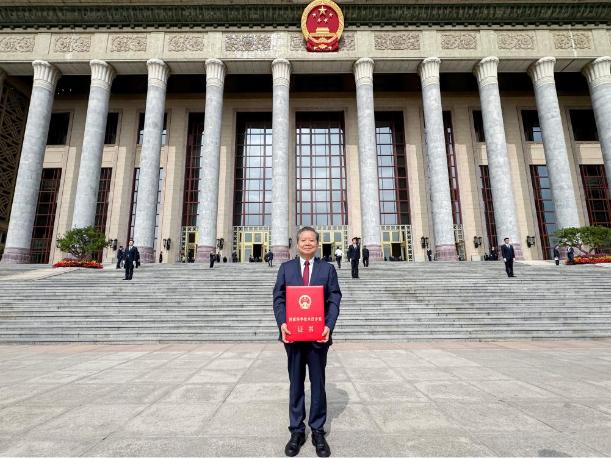 安徽理工大学校长袁亮院士，第七次斩获国家科技奖励，堪称国奖拿奖大户！

近日，安