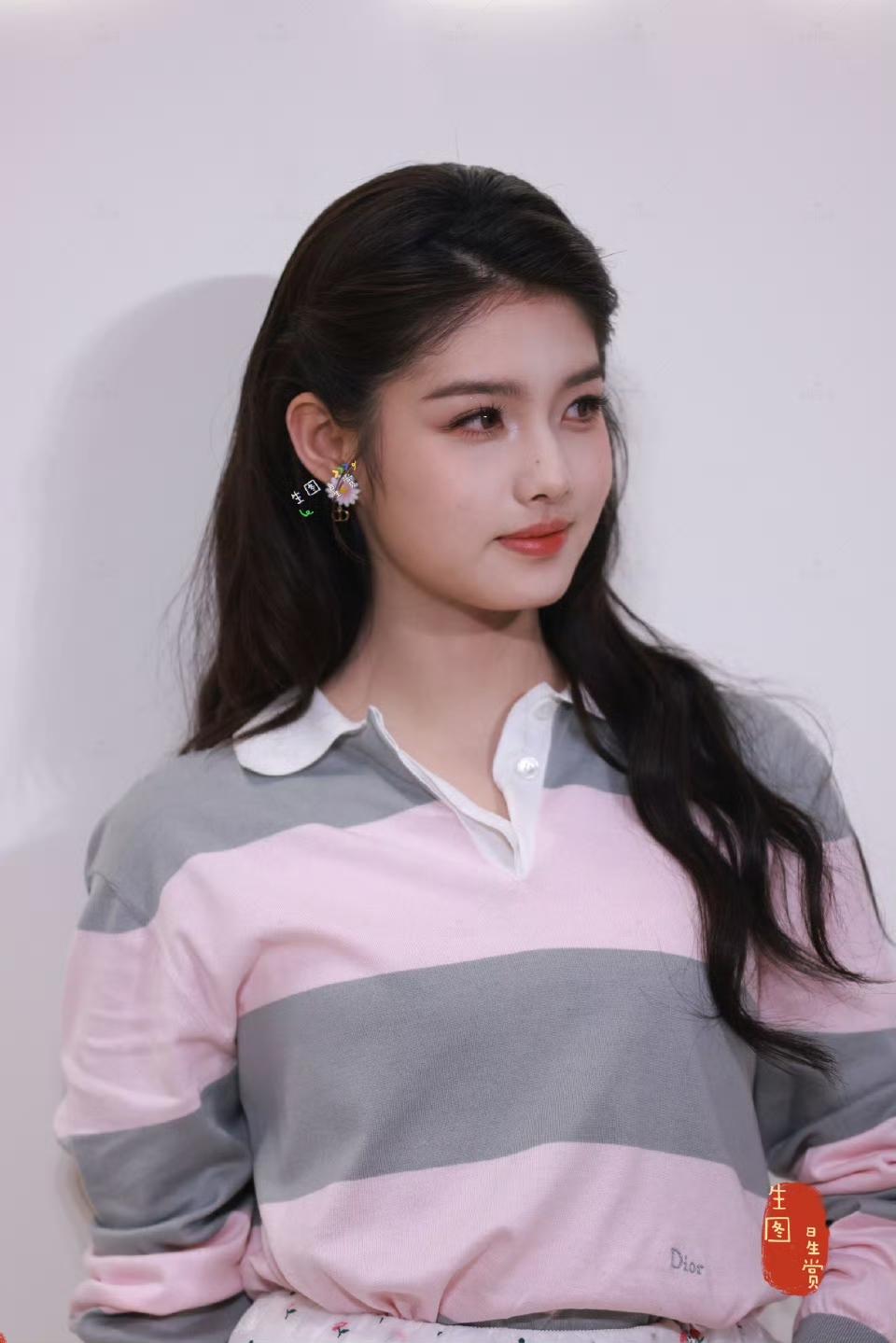 演员艾米活动现场生图，小小的一只真可爱！艾米小仙女 艾米自拍