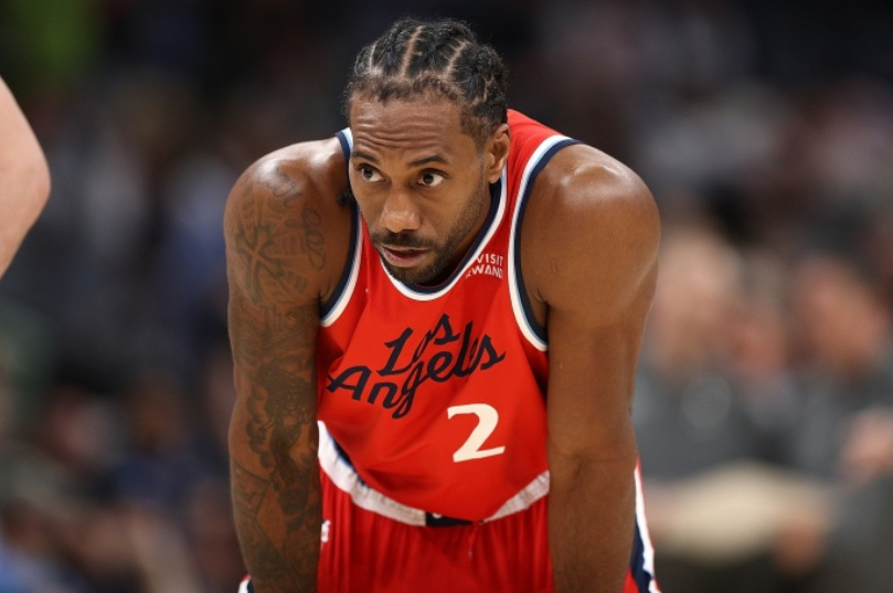 NBA常规赛，快船vs公牛，小卡又拿到20分了。这样，小卡连续44场至少20分，