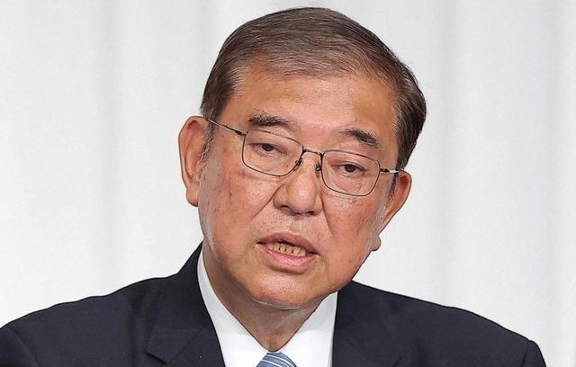 石破茂对着1.2亿日本人问出了一个扎心问题：和中国开打之前，先看看家里有多少“中