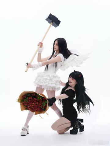 杨超越病娇天使杨超越赖美云天使恶魔姐妹花 一黑一白的造型的碰撞，真的是get杨超