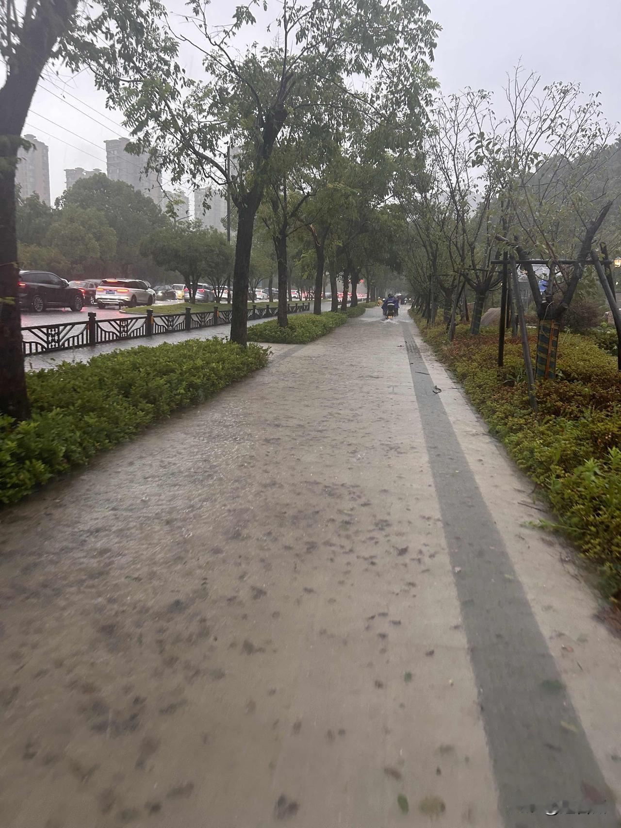 台风一般持续多长时间?台风的持续时间主要看哪个阶段，一般台风完整的过程可以归纳为