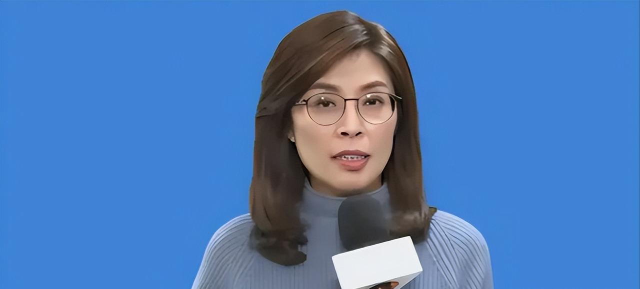 北京这次干脆利落地出了手。郑丽文刚在岛内被围攻，大陆反手就拉了她一把，直接把访问