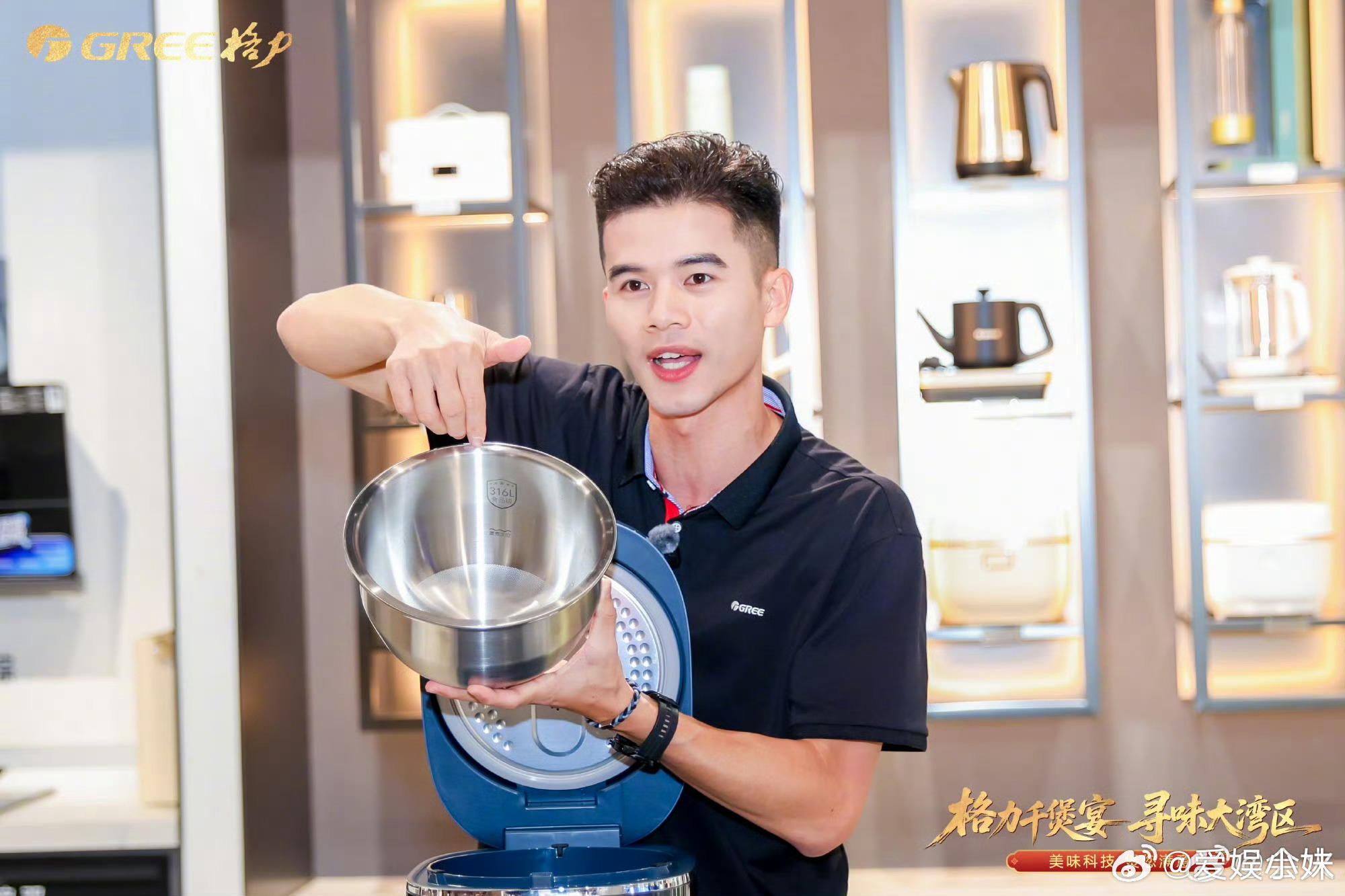 被东莞这场千煲宴震撼到了感受东莞人对于吃饭的仪式感这场大型宴席现场氛围感爆棚,本