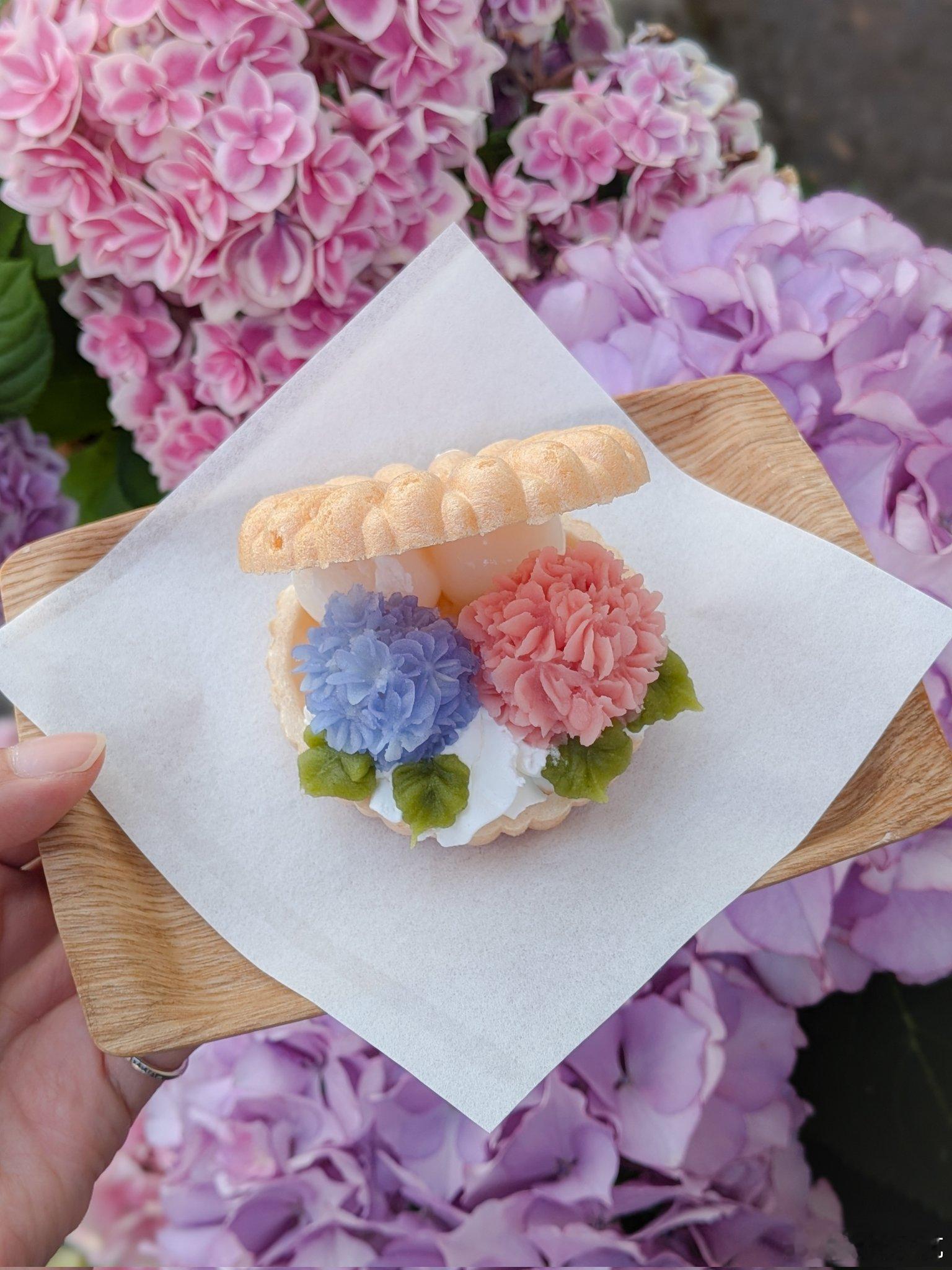 奈良长谷寺的绣球花甜品，可爱到都舍不得吃了