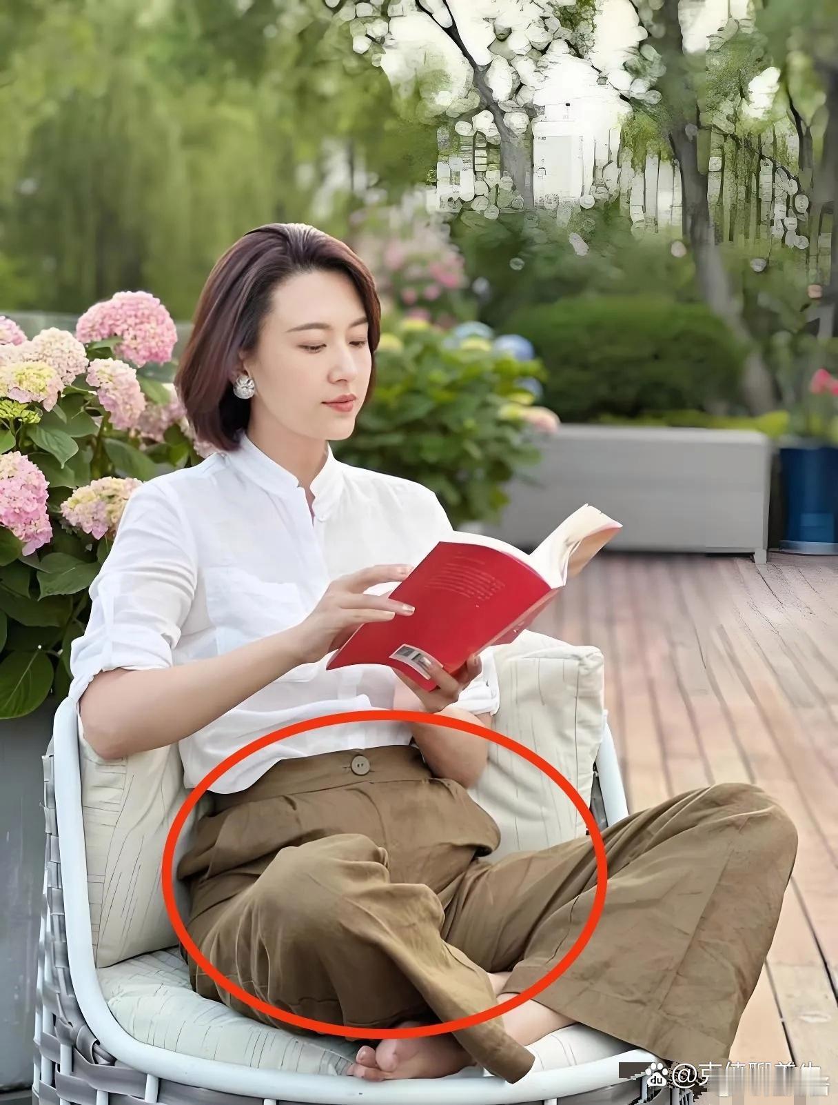 著名主持人张蕾的小肚子显得格外真实，即便如此，她的美貌依旧不减，穿搭更是出众。 