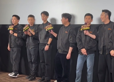 #张译胸牌上的小心思#张译这样的一个小心思真的是太棒了吧，看到了这样的胸牌的时候