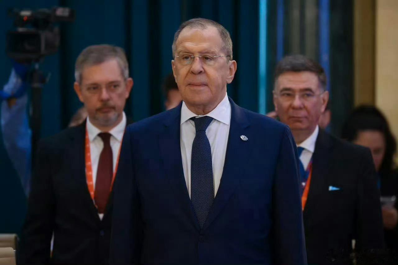 拉夫罗夫说，特朗普是俄乌和平进程的努力促进者，欧洲则是主要障碍。他警告，若欧洲在