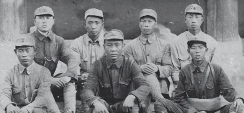 红十七军军长张涛叛逃投敌后成为敌营长，新中国成立后主动坦白，最终结局如何
 
张