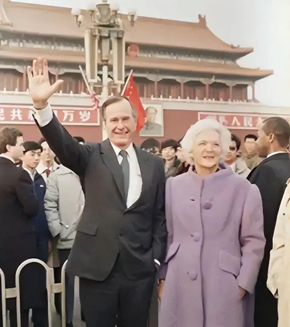 美国总统，10次访华，次数最多的不是克林顿也不是奥巴马？


从1979年建交到