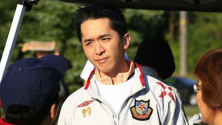 被笑“没出息”，邓兆尊不争不抢，反而把日子过明白了。

别的富二代拿到家里的资源