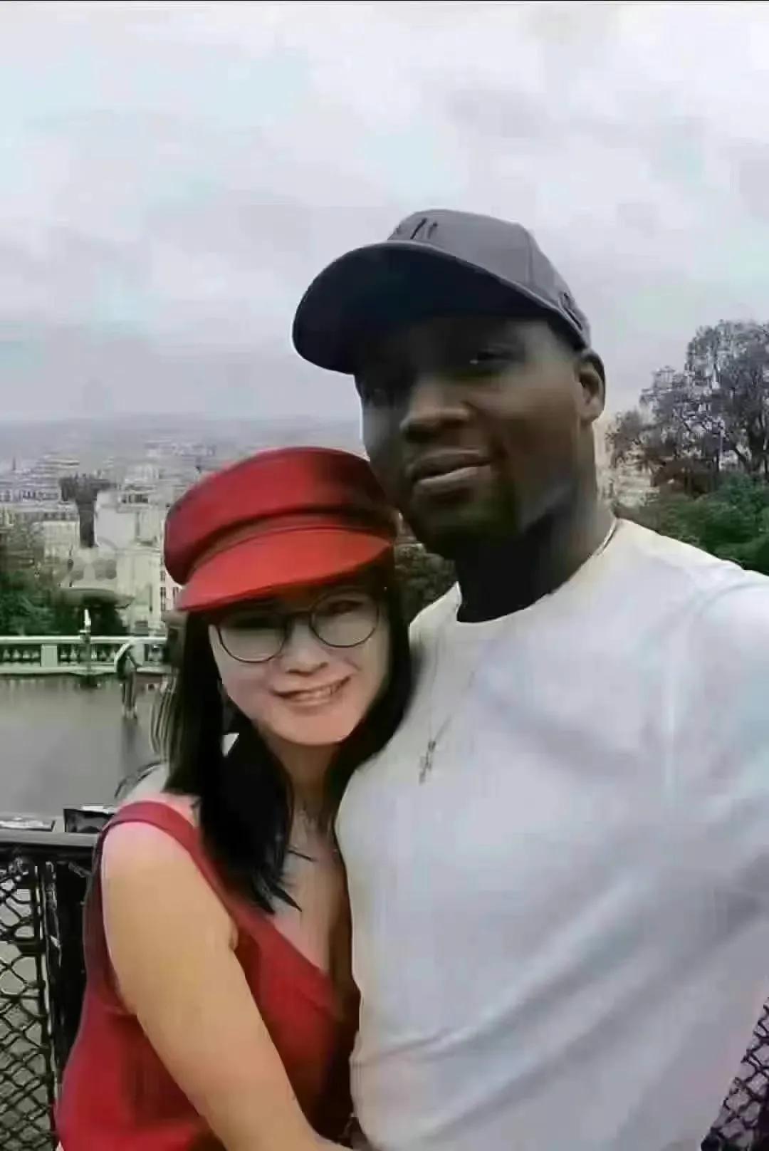 对，你没有听错，西安取消限售了。不知道这是不是个好消息。
有人说，房价会涨，好地
