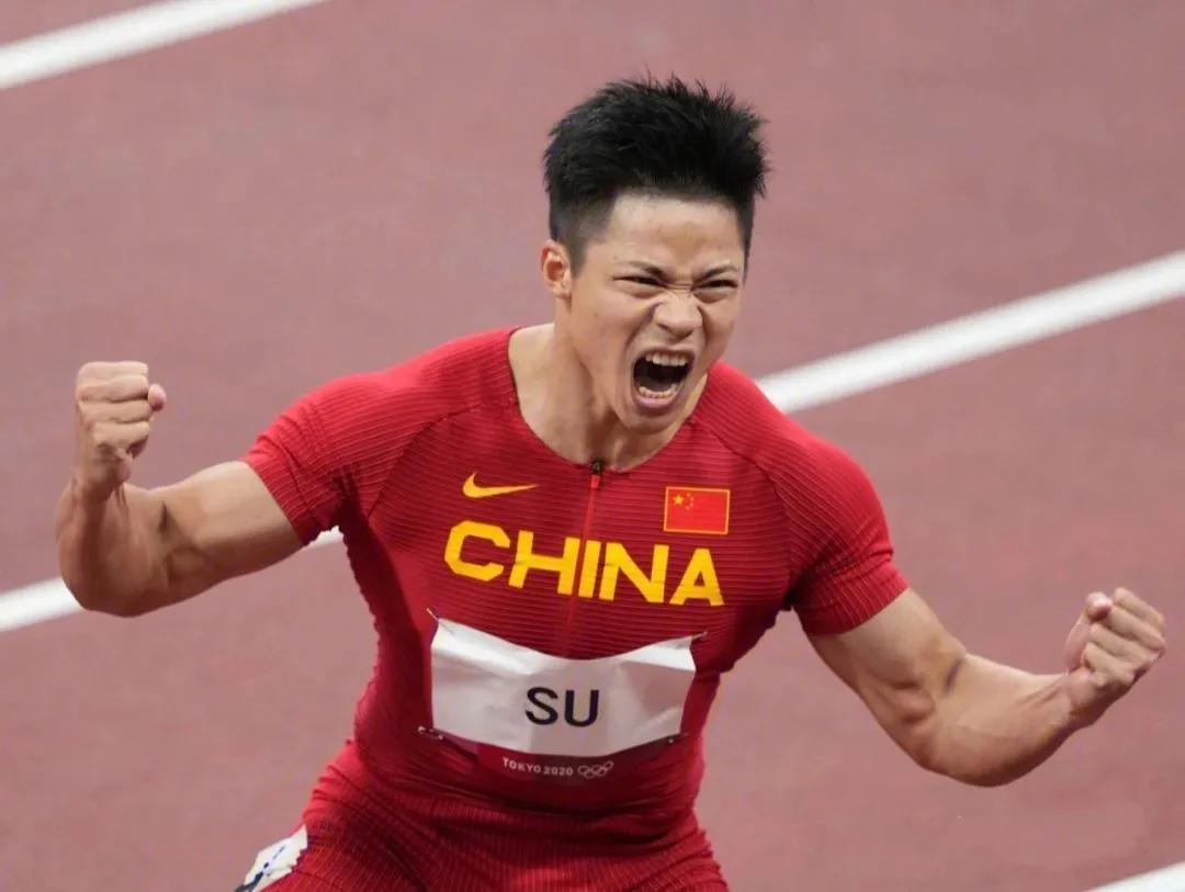 因为突破极限十分不易，短跑顶级健将苏炳添曾经用了三年的刻骨训练才提高了0.08秒