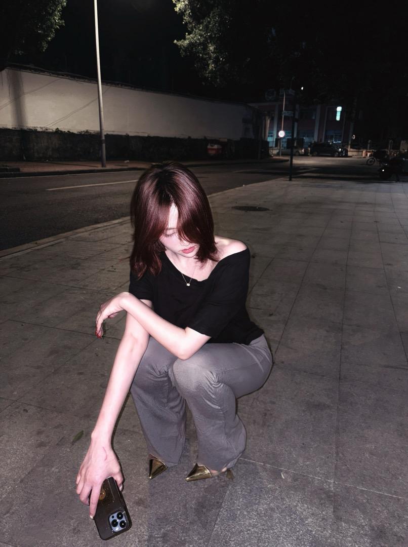 刺猬小姐，人不能天真一辈子