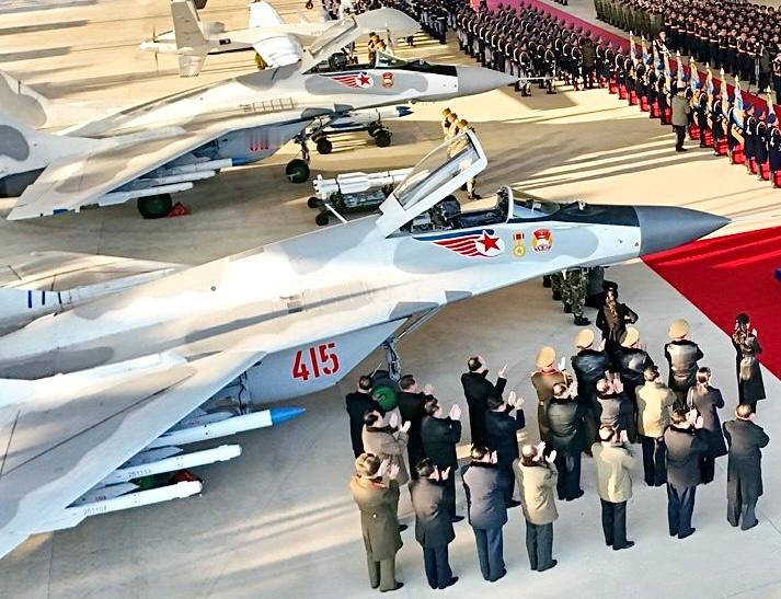 朝鲜新空空导弹还是很有意思的新格斗弹和几年前展示的原型并不一样，引导头并没能用上