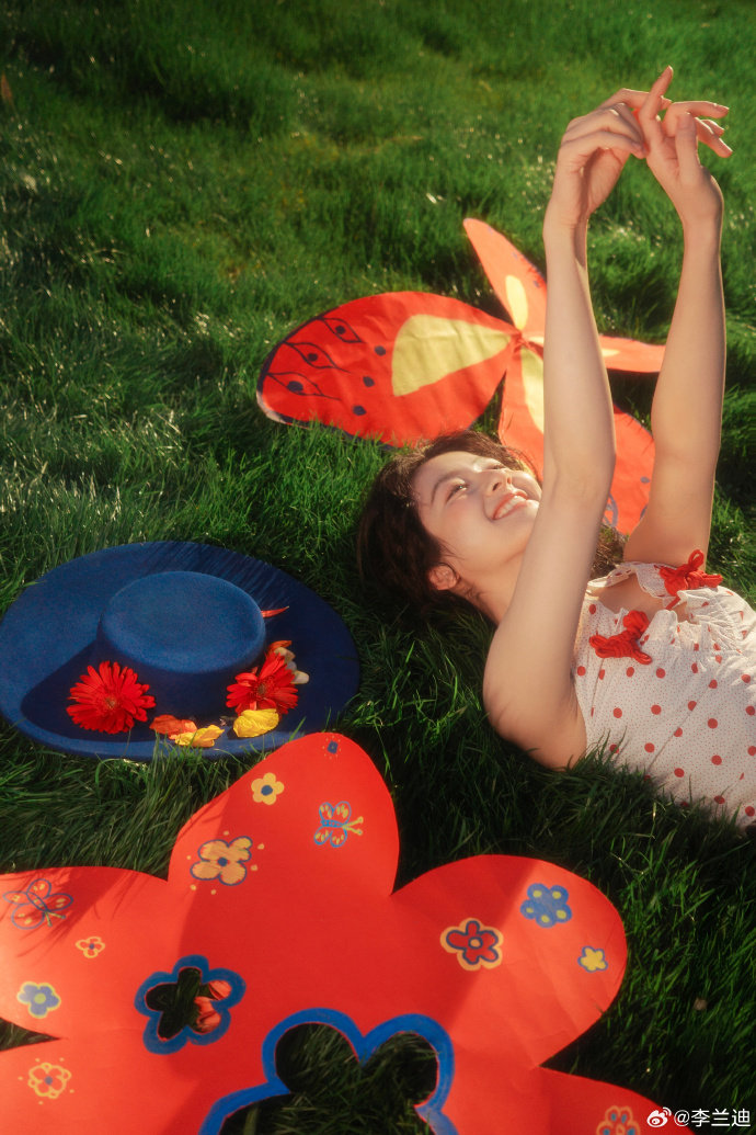 李兰迪0312出道周年快乐 李兰迪出道十六周年快乐，继续在自己喜爱的领域闪闪发光