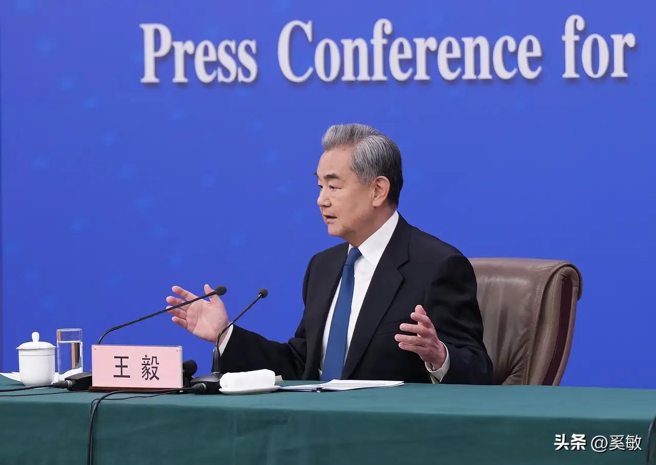 中方回应“伊朗选出新任最高领袖”中方回应体现了对伊朗内政的尊重与不干涉原则，彰显