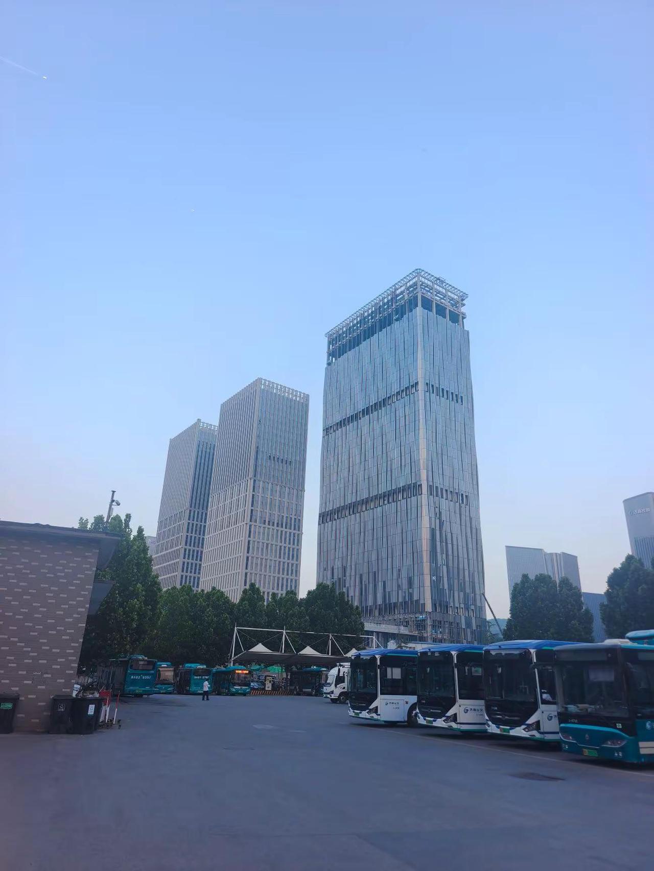 从这个角度看汉峪金谷C区还是比较有意思