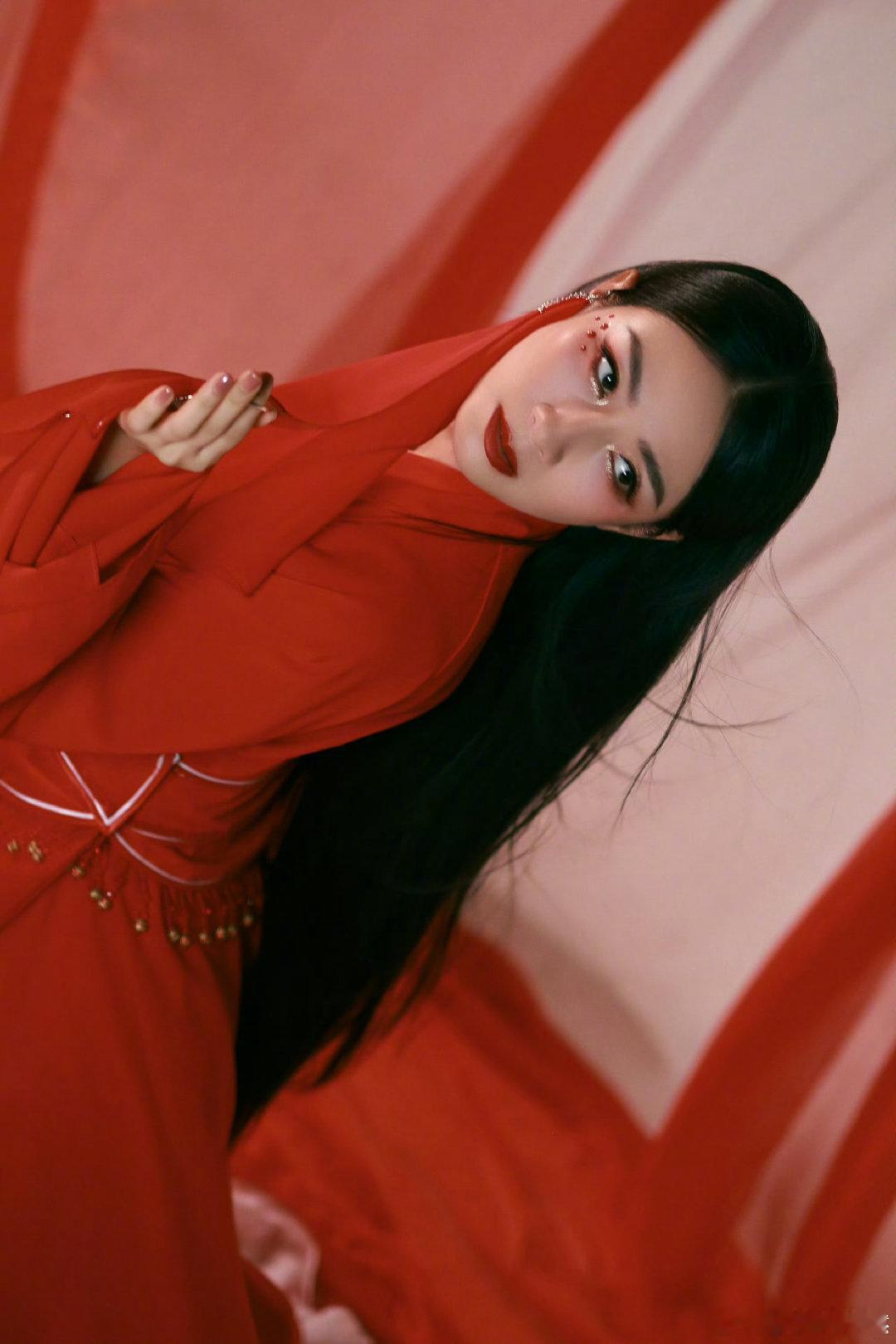 陶昕然睡醒回应“翻红”争议，直言红意味着选择权，坦诚又清醒！她说不怕淘汰只怕被恶