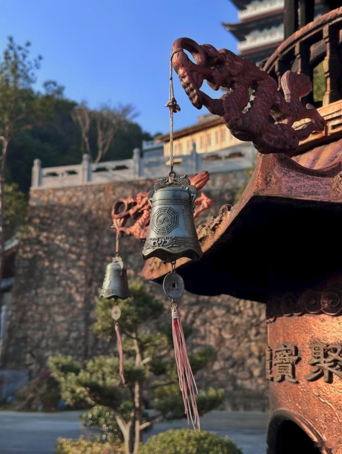 07/06 周一  黄金晚评 当前金价下行放缓，低位支撑成型，短期存在技术性反弹