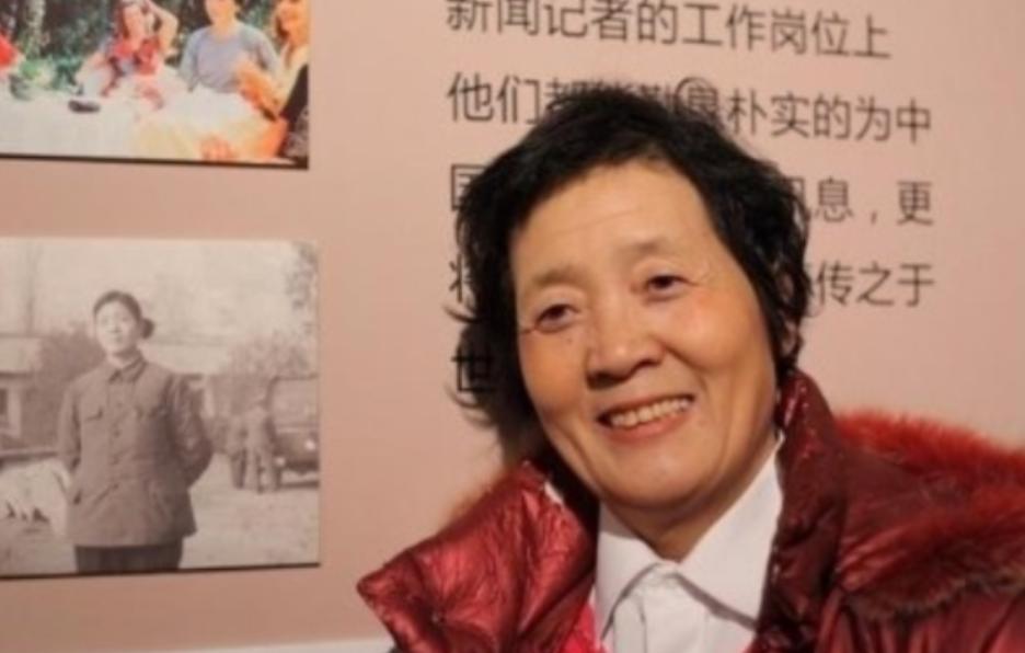 1969年，知青张梅香被公社副主任黄书良叫到办公室。从身后抱住了张梅香，嘴里念叨