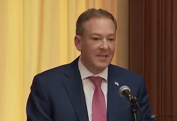 美国环保署署长与卫生部长罗伯特·肯尼迪共同宣布，将投入近10亿美元专项拨款，帮助