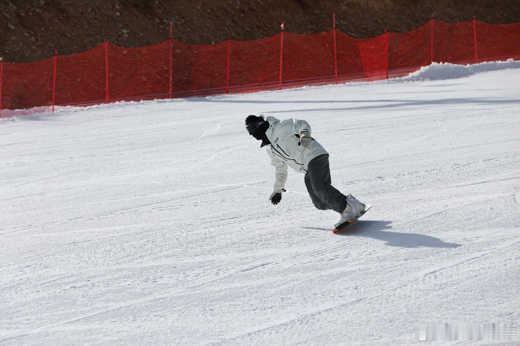 冬季到云南来旅居 奔赴迪庆香格里拉，赴一场迪庆雪山的冰雪之约。在滑雪场驰骋追风，