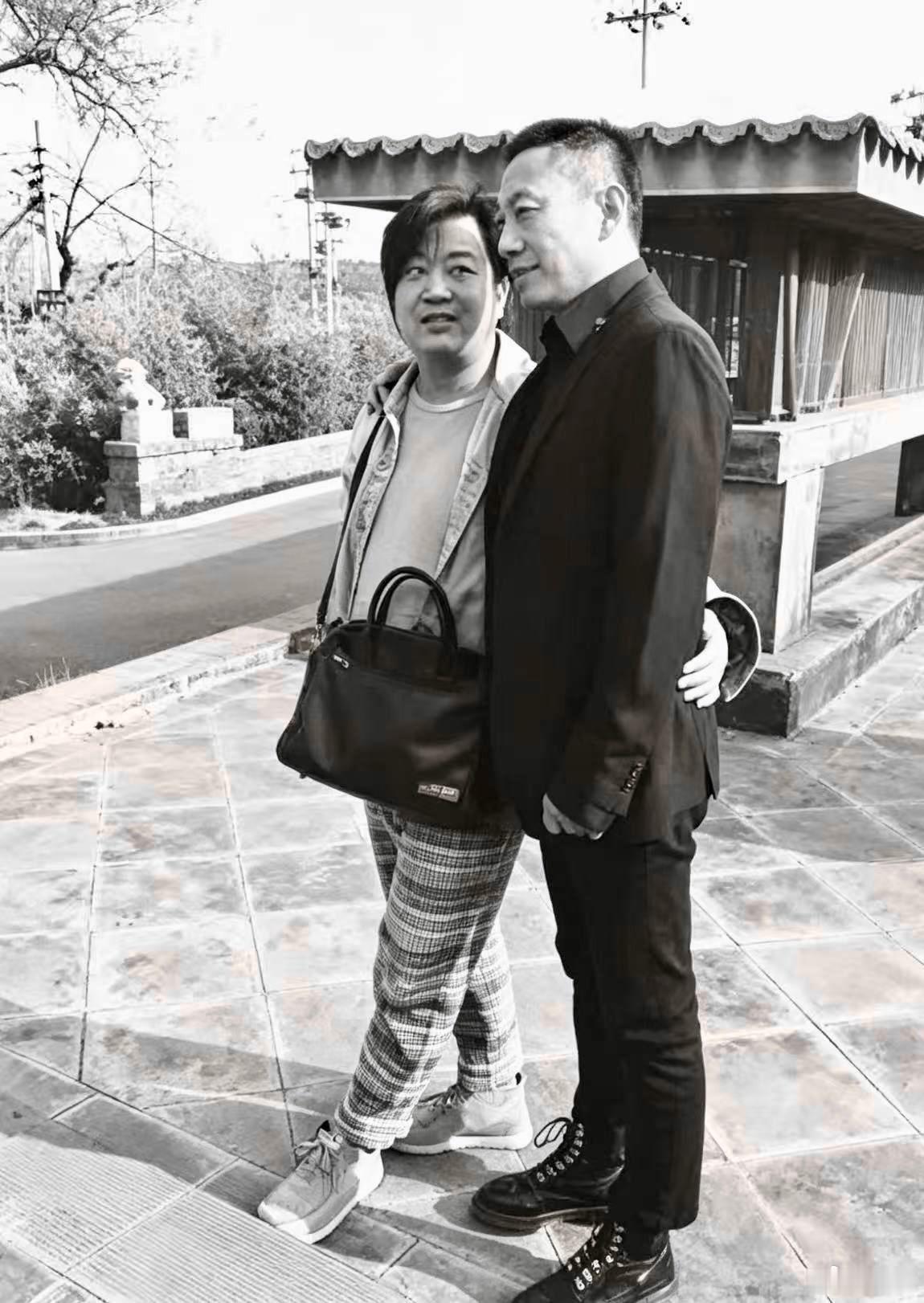 “魔岩三杰时间”之何勇（与骅梓在一起），这张是在曹平老师的婚礼上拍的…… 