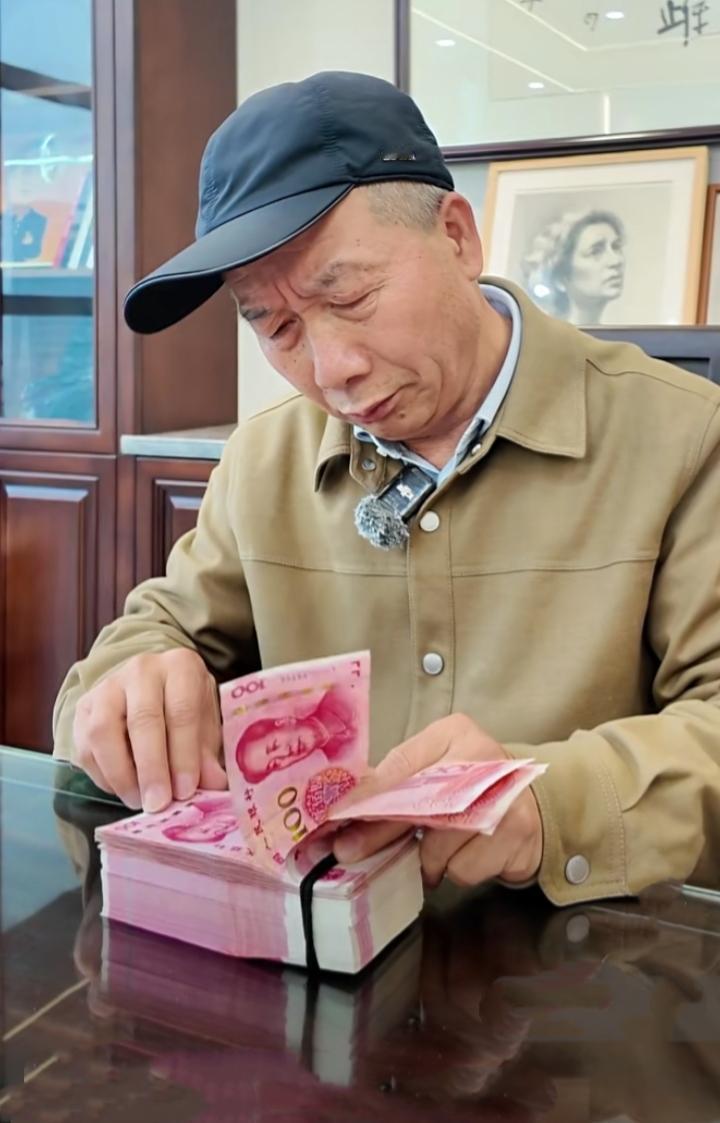 阅读是一种良好的习惯，选对一本好书，时时品读，细细浏览，百看不厌。
    它可