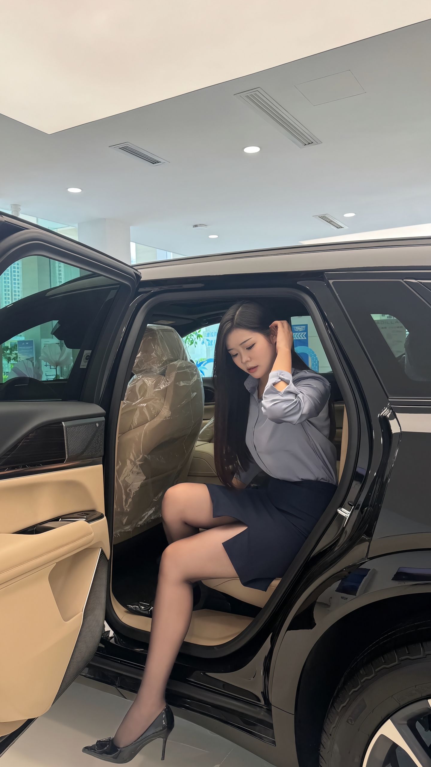 还是一个车友会说，白天一箱油，晚上一身油，猜一下是什么车[doge] ​​​