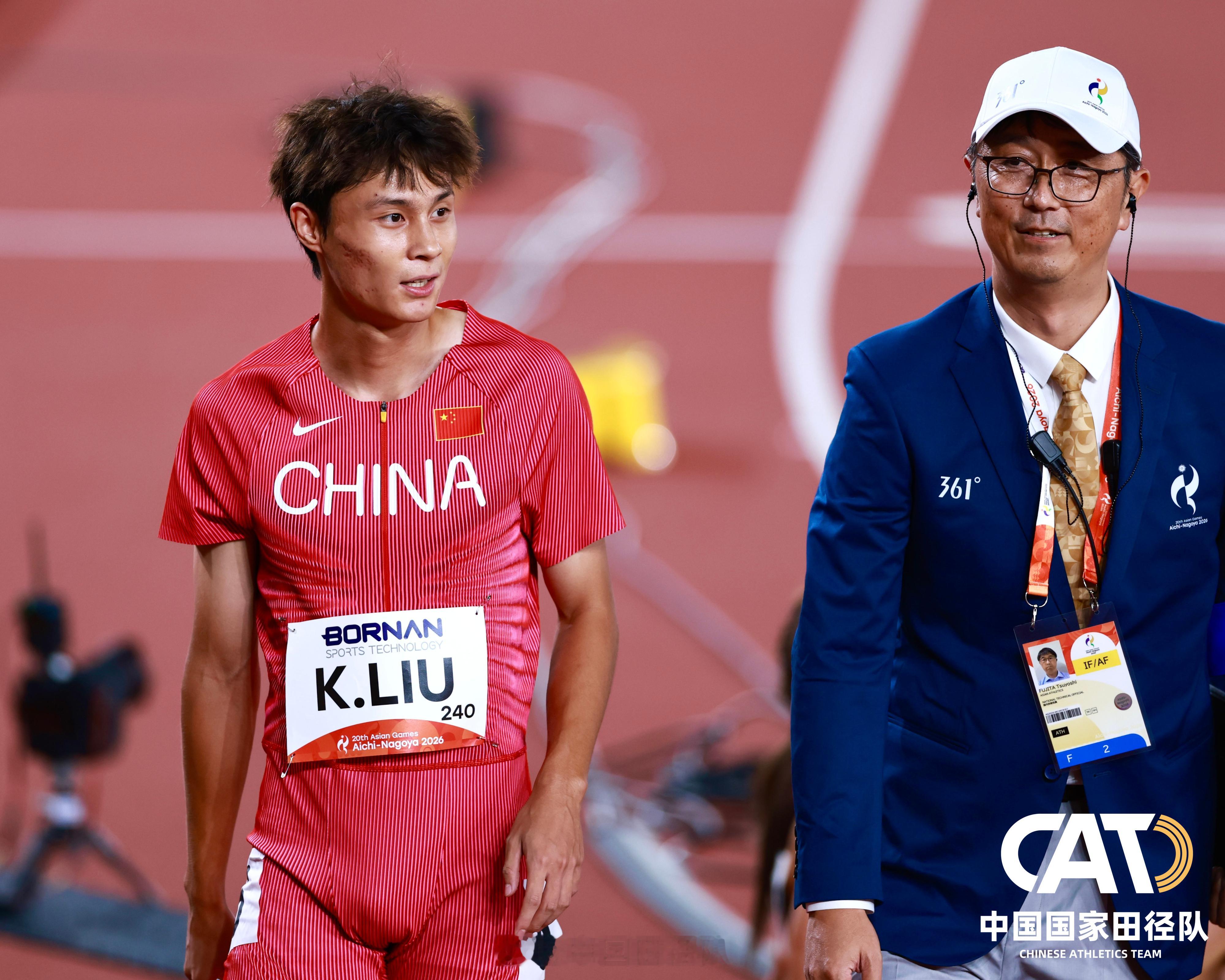 中国田径队征战名古屋亚运会名古屋亚运会混合4×400米接力决赛，中国队跑出3:1