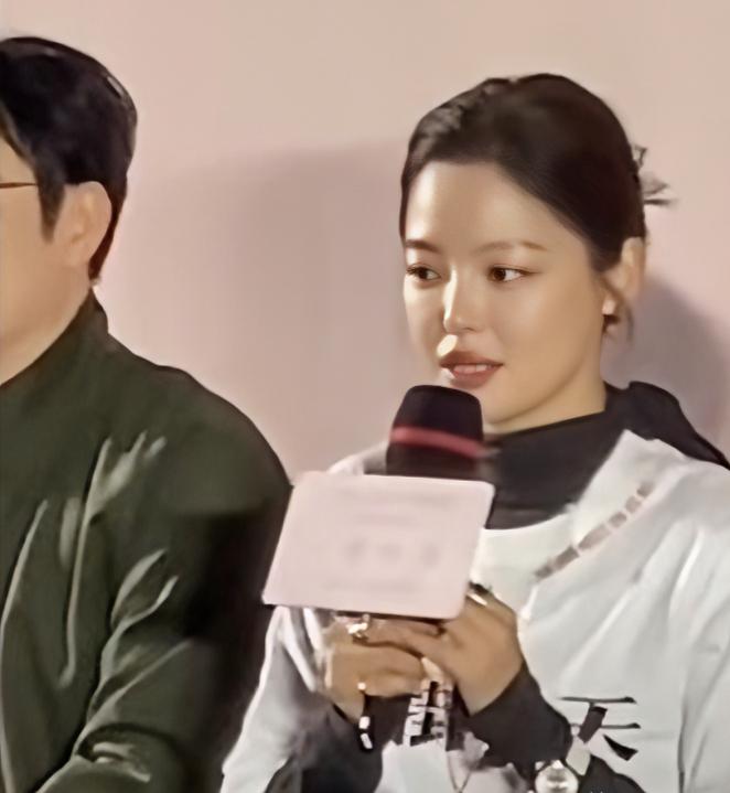 《日掛中天》首映，高叶辛芷蕾互相夸爆
11月5日晚，蔡尚君执导的《日掛中天》北京